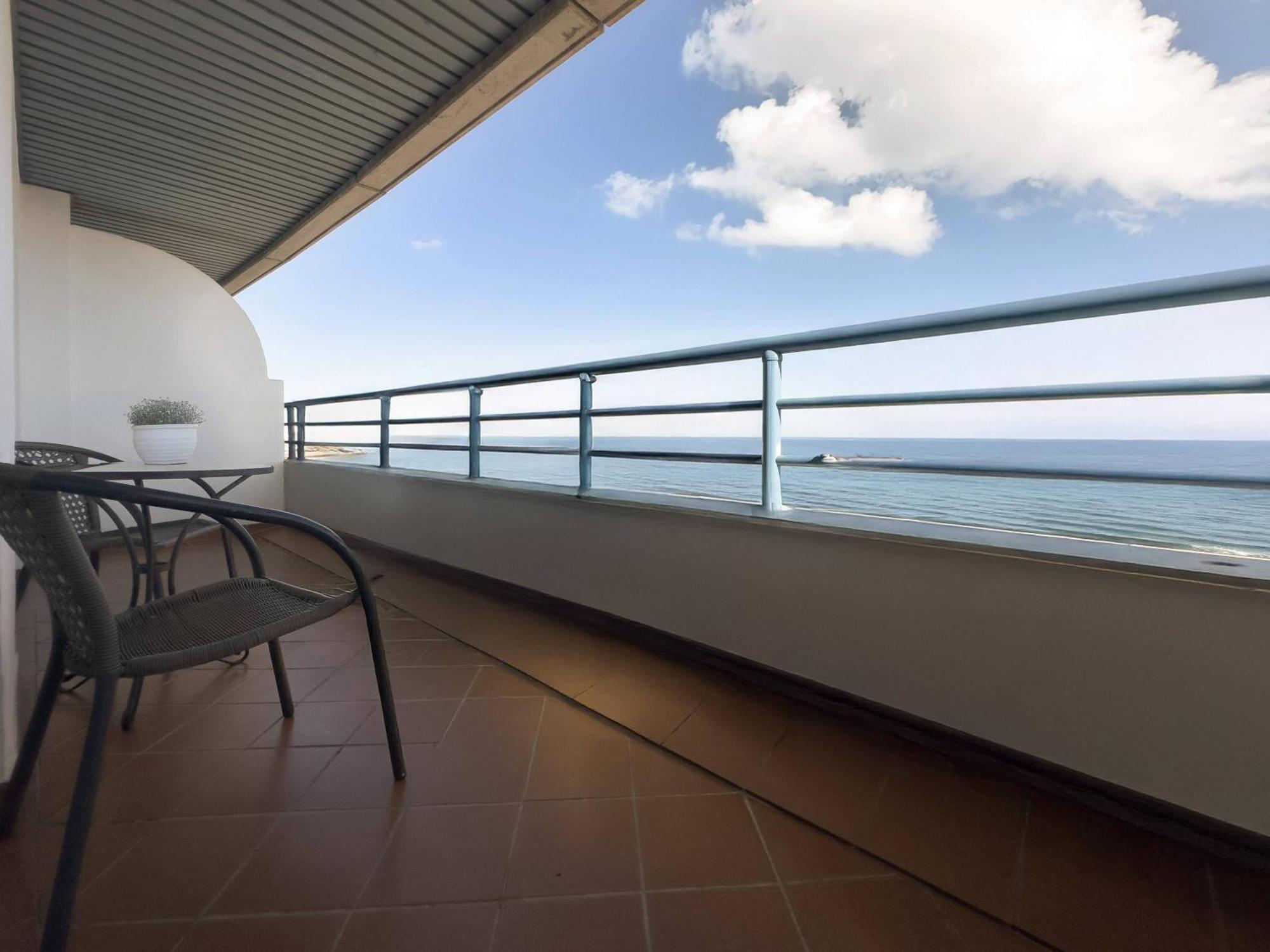 Apartamento Aguamarina 5C Primera Linea De Playa Estepona Luaran gambar